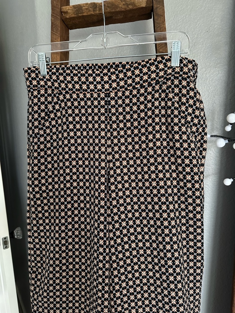 Max Studio Black & Cream Geometric Wide-Leg Pants, size large - Picture 3 of 14